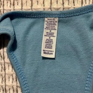 Women’s M Viewsport blue tank